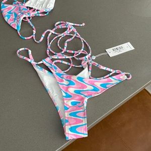 Frankie’s Bikinis Syd Top & Bottom — S (top) & XS (bottom)